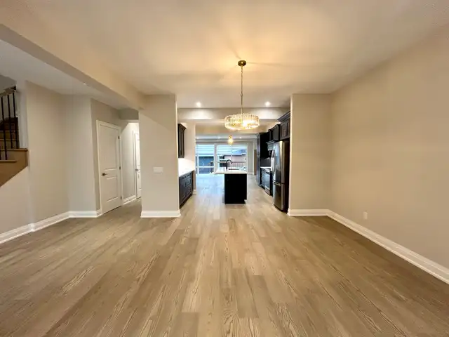 ALL UTILITIES INCLUDED 4 Bed 3.5 Bath Unit in Niagara Falls! - Photo 5