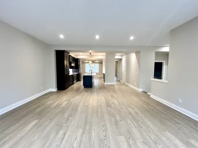 ALL UTILITIES INCLUDED 4 Bed 3.5 Bath Unit in Niagara Falls! - Photo 11