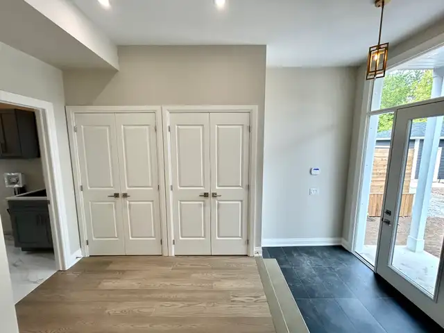 ALL UTILITIES INCLUDED 4 Bed 3.5 Bath Unit in Niagara Falls! - Photo 12