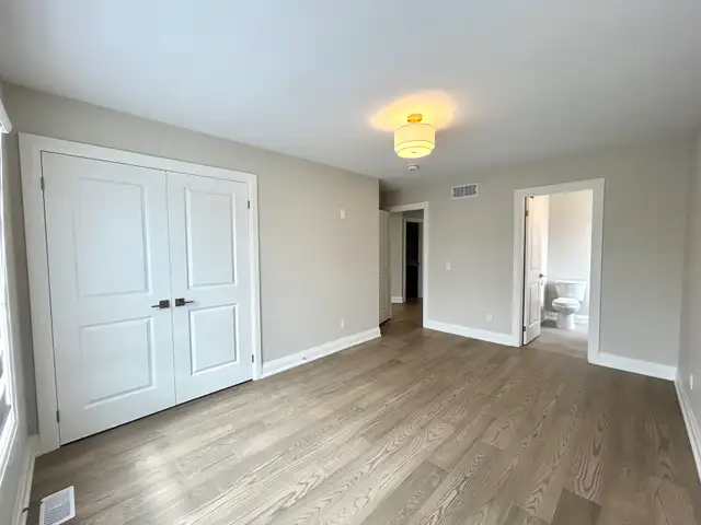 ALL UTILITIES INCLUDED 4 Bed 3.5 Bath Unit in Niagara Falls! - Photo 14