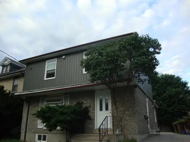 For rent - Markham 2BR Main Floor – Walk to GO – 2 Parking spots