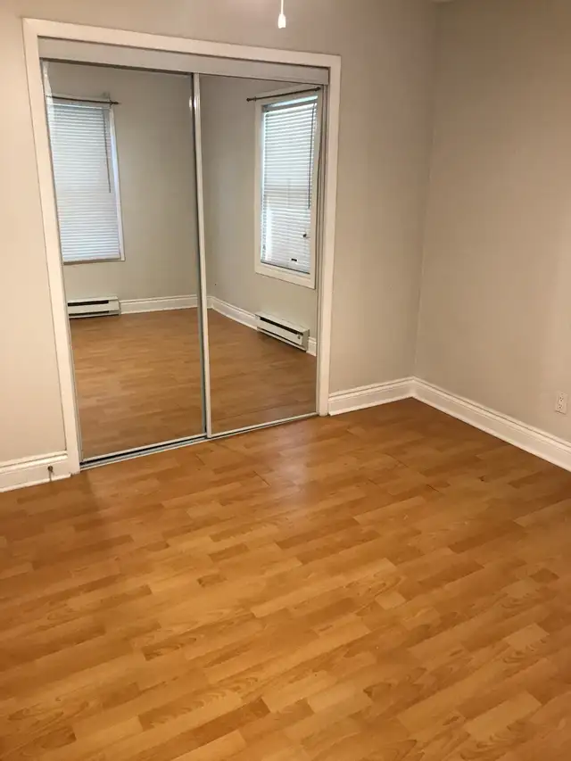 For rent - Markham 2BR Main Floor – Walk to GO – 2 Parking spots - Photo 2