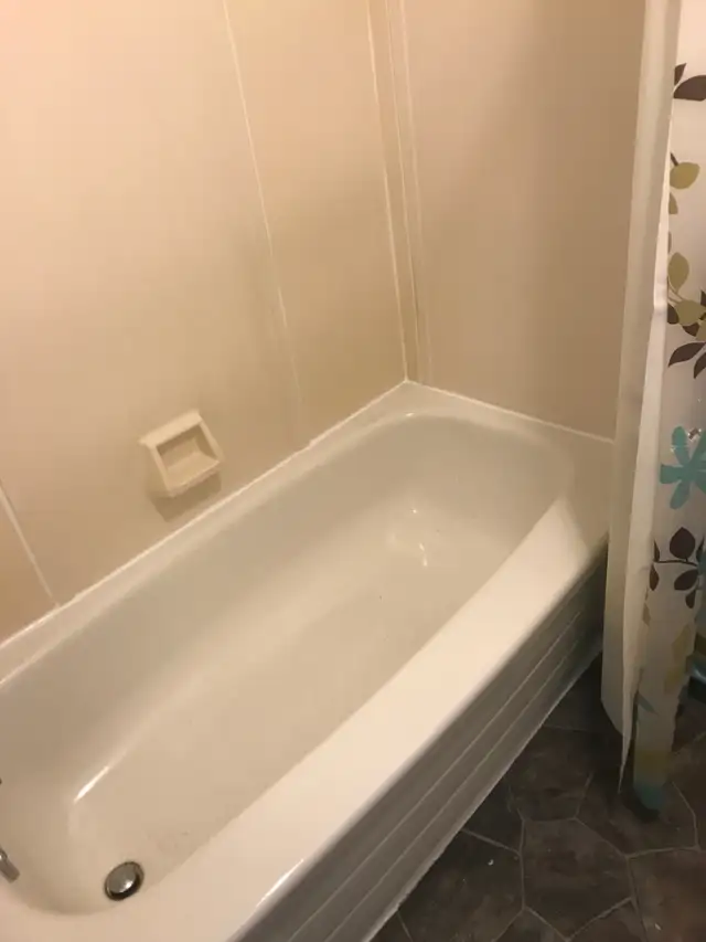 For rent - Markham 2BR Main Floor – Walk to GO – 2 Parking spots - Photo 3