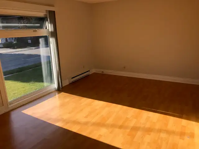 For rent - Markham 2BR Main Floor – Walk to GO – 2 Parking spots - Photo 9