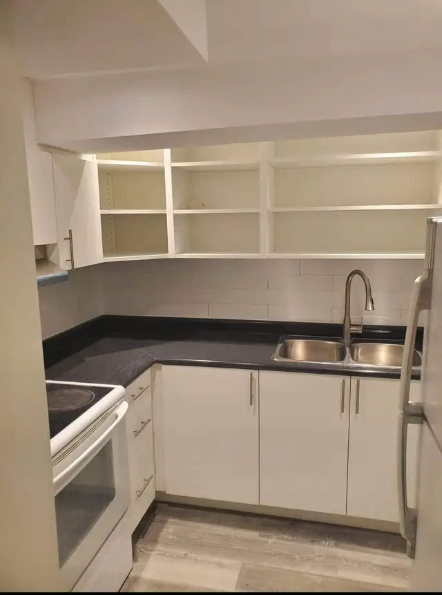 Two Bedroom Basement Apartment for Rent in Scarborough - Photo 5