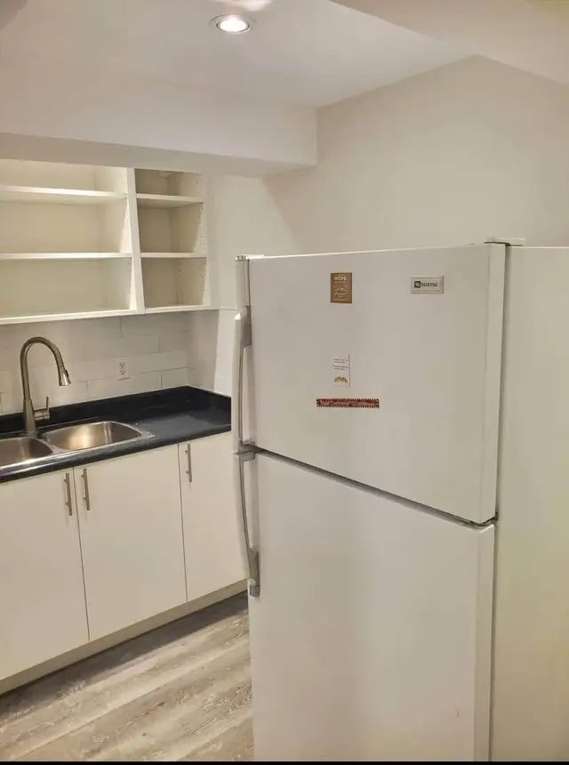 Two Bedroom Basement Apartment for Rent in Scarborough - Photo 6