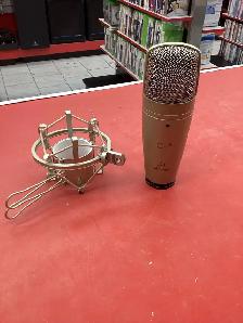 micro Behringer c-1