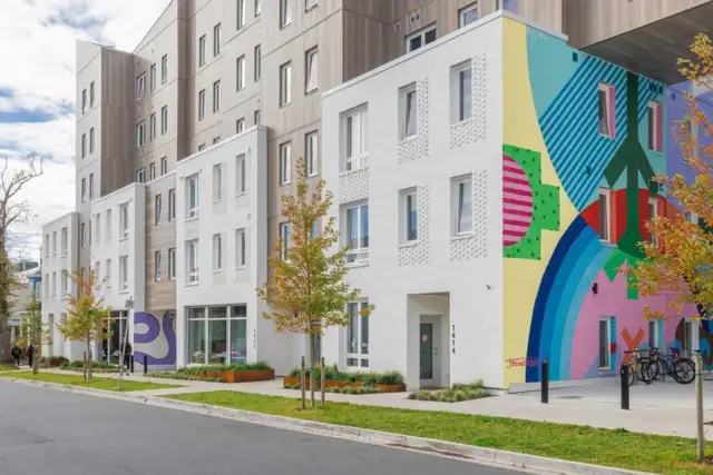 Leasing 1-3 Bedrooms in 5 Bedroom Apartment Near Dalhousie - Photo 6