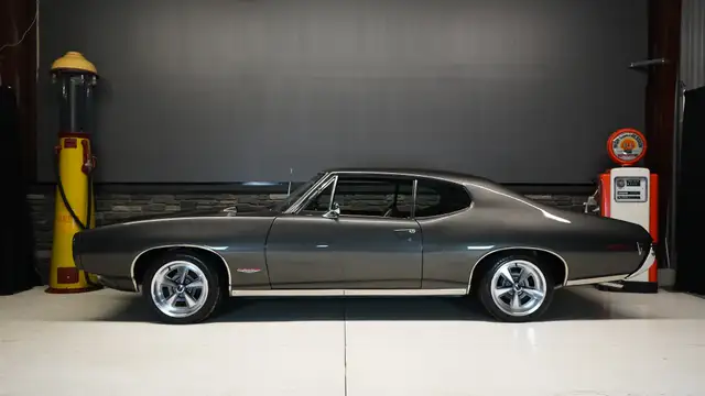 1968 Pontiac GTO - #'s Matching! A/C, Disc Brakes!