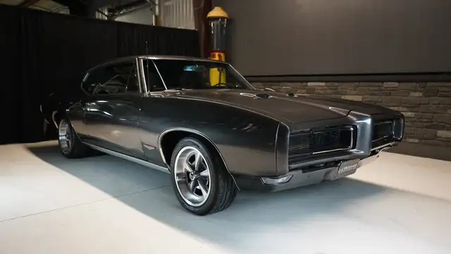 1968 Pontiac GTO - #'s Matching! A/C, Disc Brakes! - Photo 2