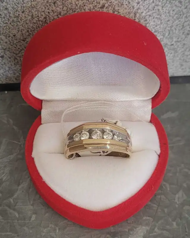 Sz 10 3/4 Gold 14K Diamond Ring (22589300)