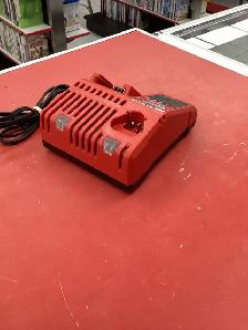 chargeur Milwaukee 48-59-1812 - Photo 3