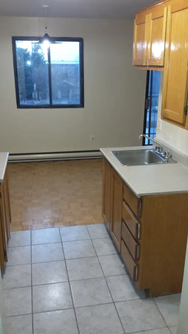 Beau 4 1/2 à RDP disponible le 15 mars 2026 - Photo 4