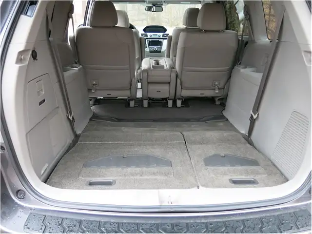 RIDESHARE-AIRPORT-DOOR TO DOOR-PARCEL(COLIS)