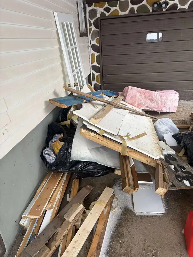 Junk Removal / Eviction Clean Out - Photo 2