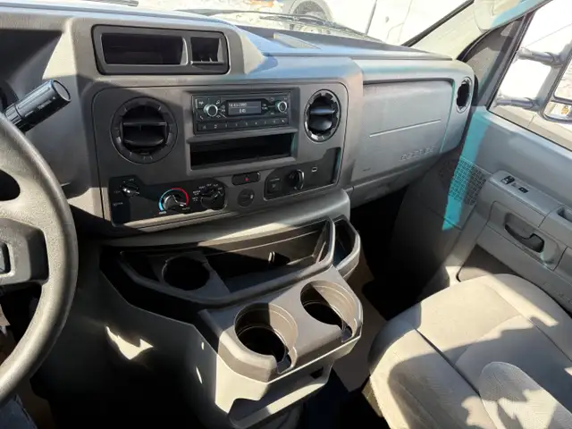 2023 Ford E-Series Cutaway 15' REEFER /HEATER, RAMP  LOADED! - Photo 22