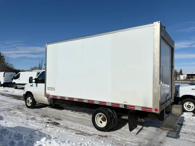 2023 Ford E-Series Cutaway 15' REEFER /HEATER, RAMP  LOADED! - Photo 37
