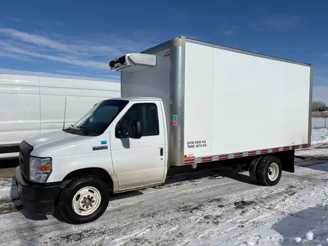 2023 Ford E-Series Cutaway 15' REEFER /HEATER, RAMP  LOADED! - Photo 43