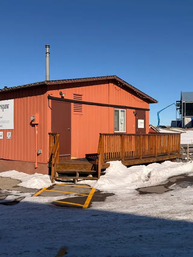 mobile home/classroom - Photo 3