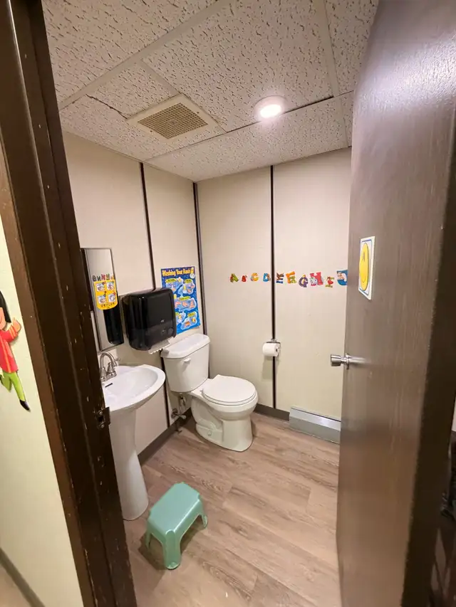 mobile home/classroom - Photo 5