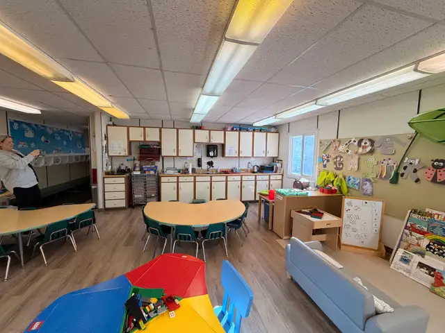 mobile home/classroom - Photo 8