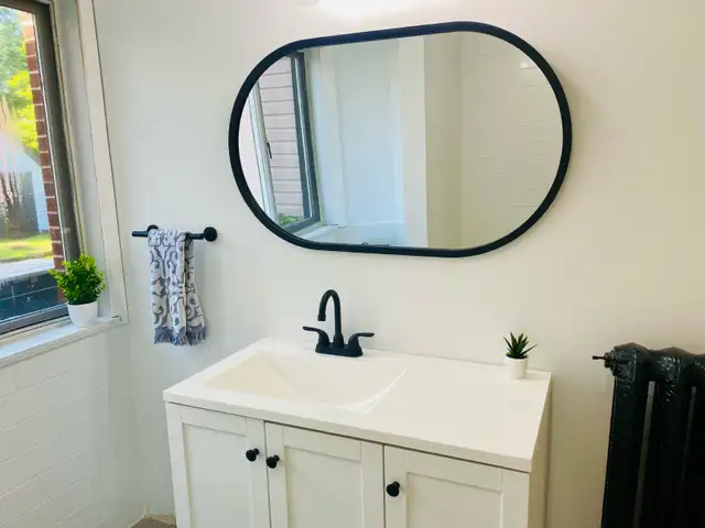 1Bdrm, All Utilities In   Huge Deck, Backyard & Parking! May 1st - Photo 3