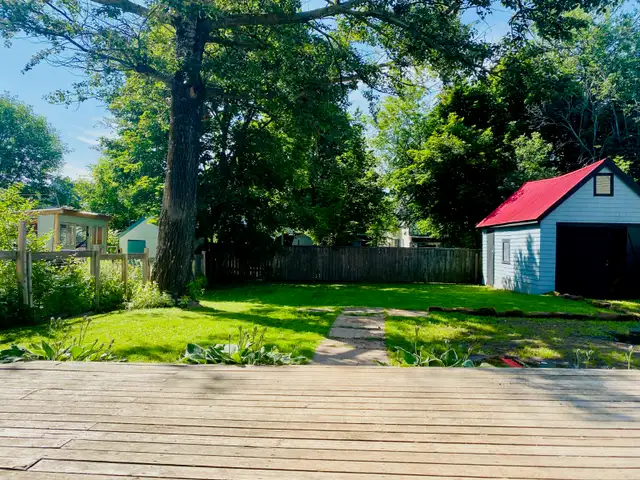 1Bdrm, All Utilities In   Huge Deck, Backyard & Parking! May 1st - Photo 14