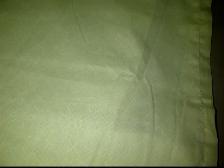 BELLE JUPE NEUVE VERTE PALE BLANCHE POUR LIT KING: $10.00