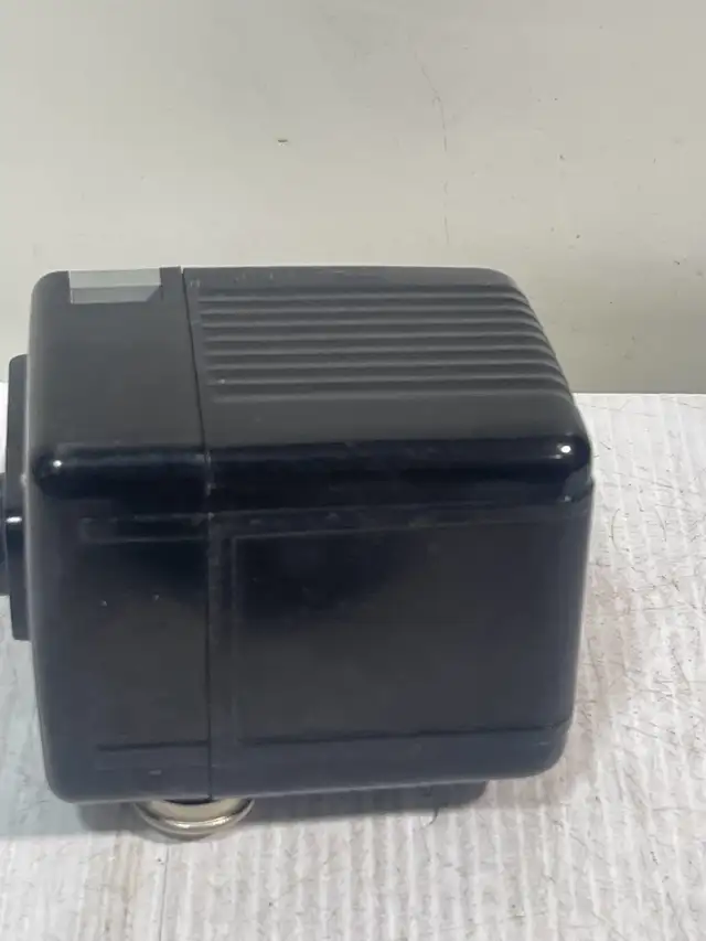 Vintage Kodak Brownie Hawkeye Camera - Photo 9