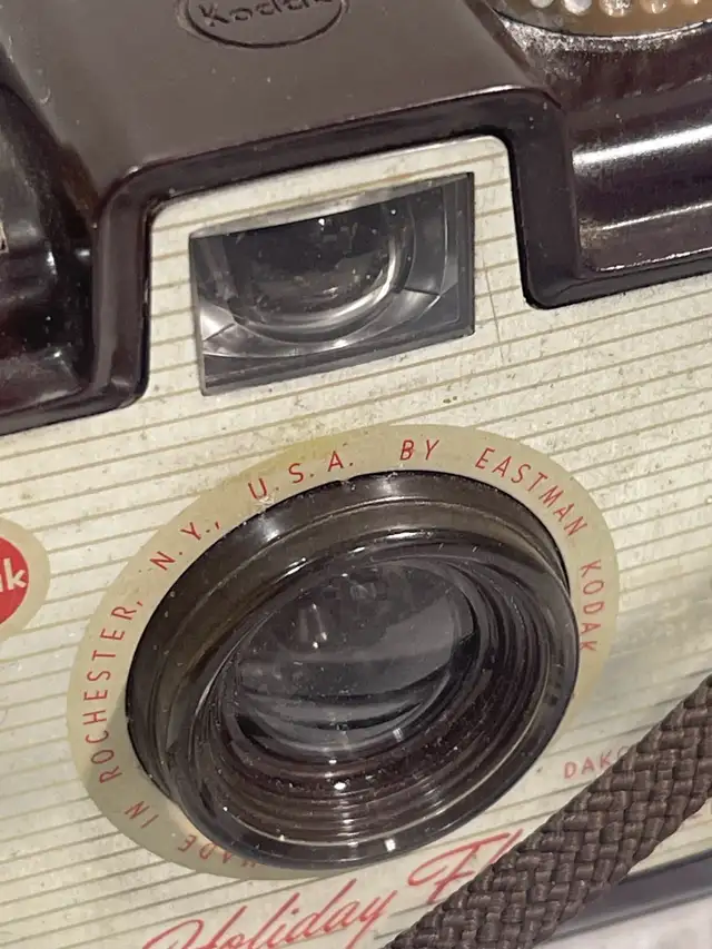 Kodak Brownie Holiday Flash Camera - Photo 4