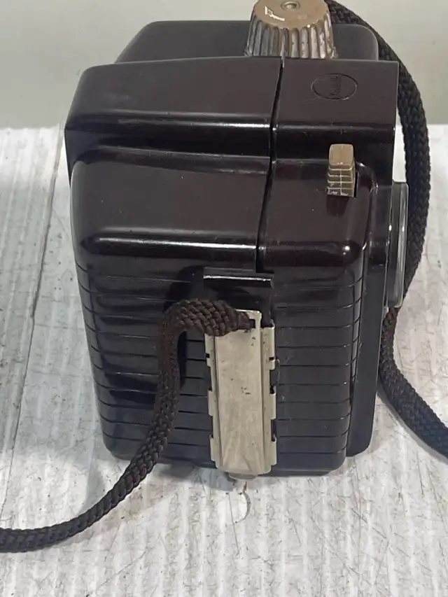 Kodak Brownie Holiday Flash Camera - Photo 6