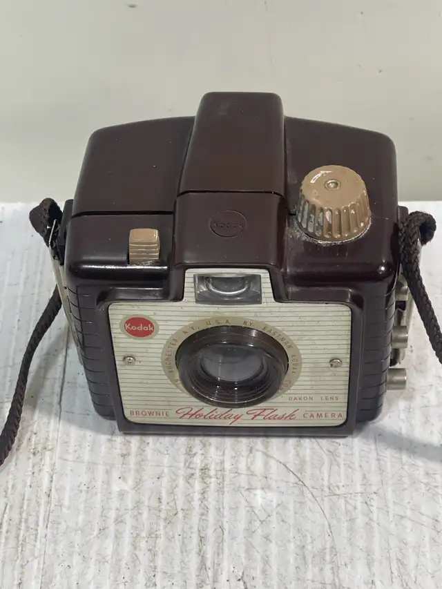 Kodak Brownie Holiday Flash Camera - Photo 7