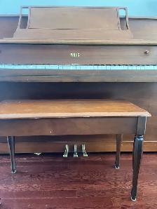 Willis Piano - Photo 3