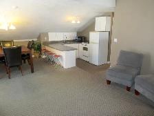 Charming Apartment - Photo 3