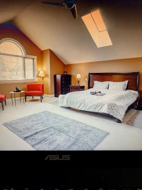 Gorgeous & Luxury King Size Bed