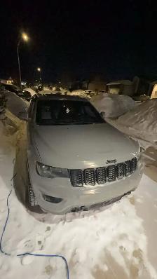 Jeep Grand Cherokee - Photo 3