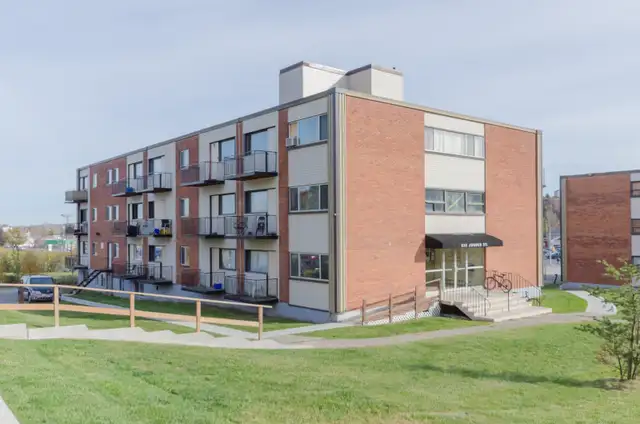 Bright One Bedroom Apartment Near Downtown Sudbury - Photo 9