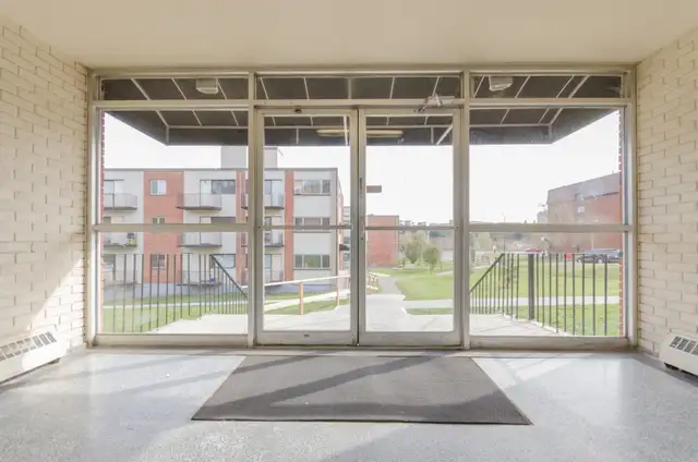 Bright One Bedroom Apartment Near Downtown Sudbury - Photo 10