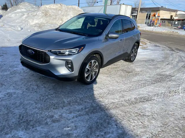 2024 ford  escape platinum AWD low km 35000