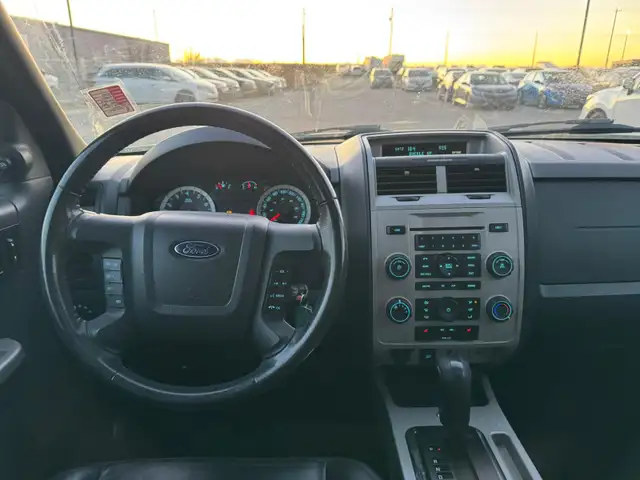 2011 Ford Escape XLT AWD V6 : Low Mileage - Photo 11