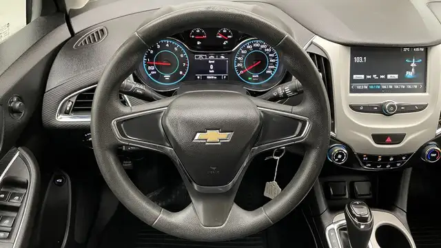2017 Chevrolet Cruze LS - Apple CarPlay / Android Auto, Backup C - Photo 7