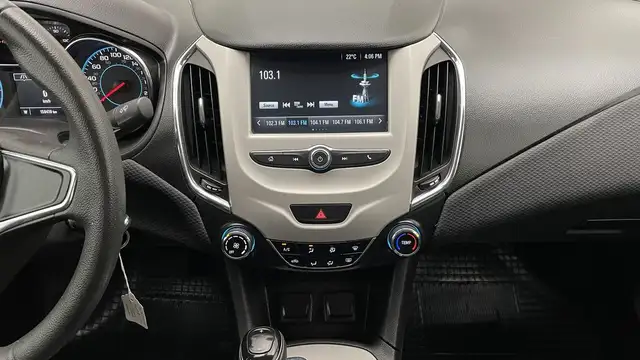 2017 Chevrolet Cruze LS - Apple CarPlay / Android Auto, Backup C - Photo 15