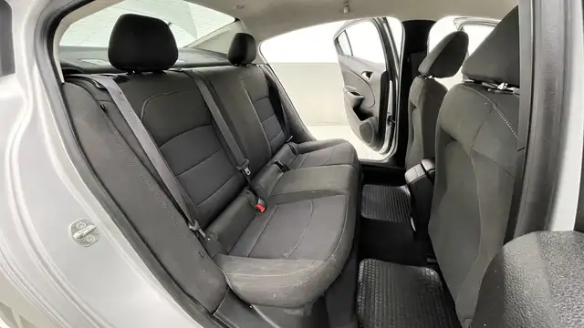 2017 Chevrolet Cruze LS - Apple CarPlay / Android Auto, Backup C - Photo 23