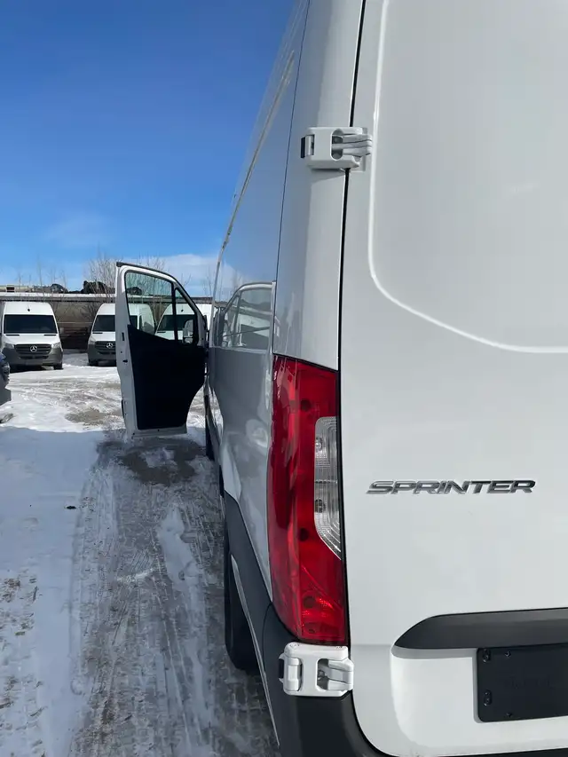 2024 Mercedes-Benz Sprinter - Photo 9