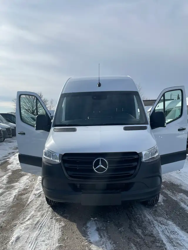 2024 Mercedes-Benz Sprinter - Photo 11