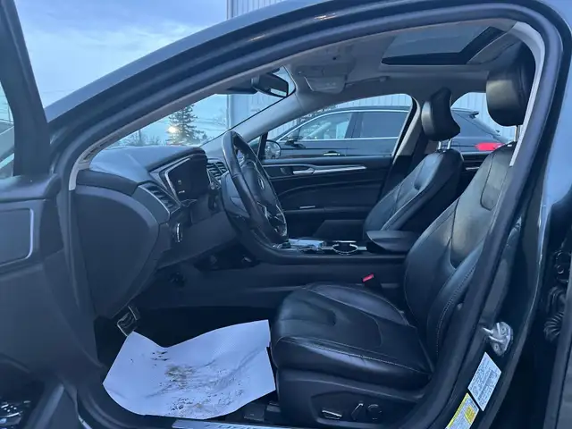 2015 FORD FUSION TITANIUM • AWD • SPORTY & LOADED SEDAN - Photo 11