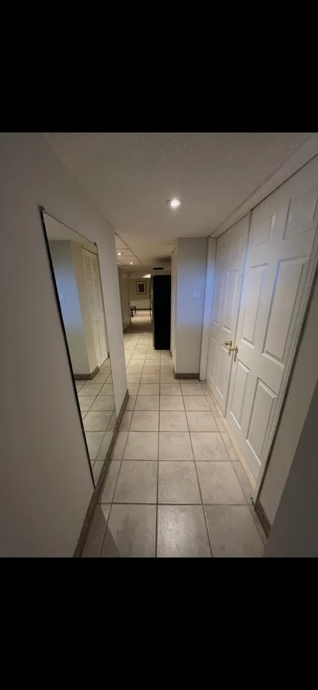 Two Bedroom Basement Apartment Oakville / Missisauaga - Photo 2
