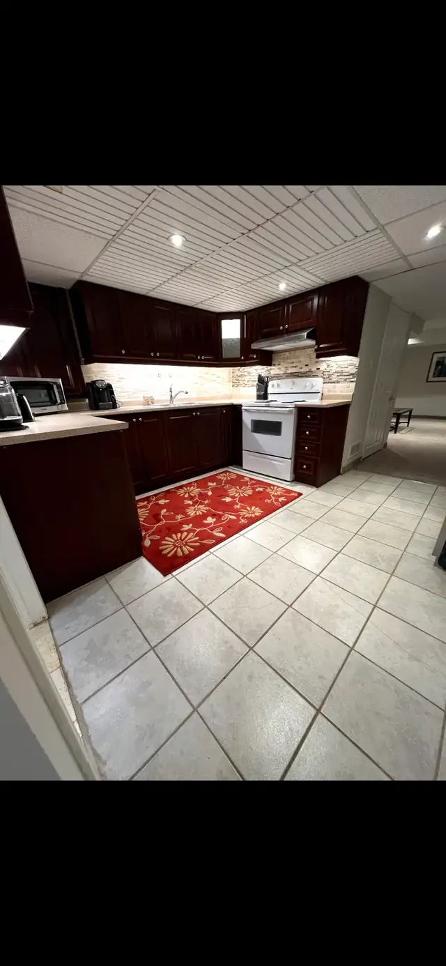 Two Bedroom Basement Apartment Oakville / Missisauaga - Photo 3