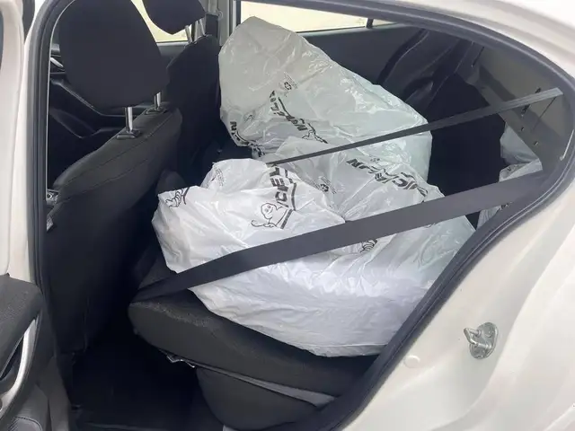 2014 Mazda Mazda3 4dr Sdn Auto GS-SKY Sunroof 2 Sets of Tires an - Photo 9