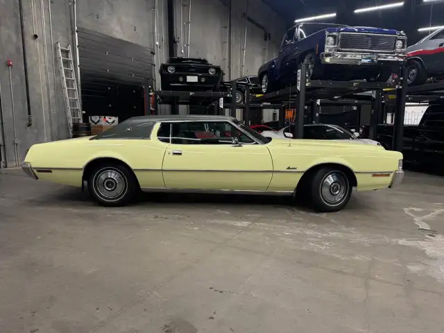 1972 Ford Thunderbird | 429 7.0L V8 | C6 3-Speed | One Owner - Photo 2